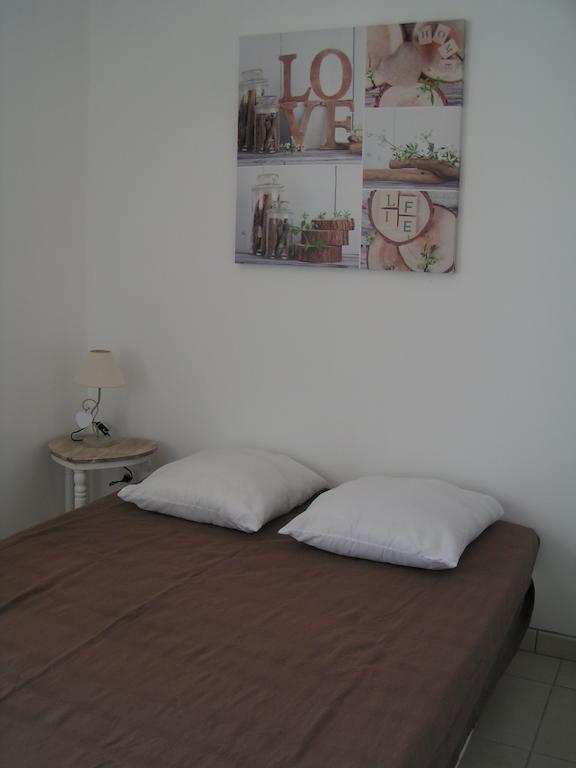 Appartement Aux Couleurs D'Ardèche à Vallon-Pont-dʼArc Chambre photo